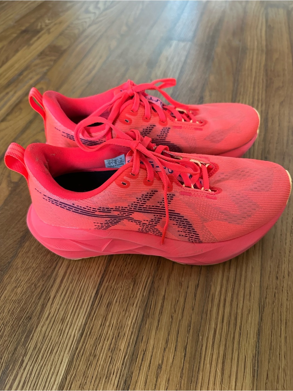 ASICS Novablast 5 Women's Running Shoes in Flash Red/Edo Purple - Size 7 (US) - Picture 8 of 13